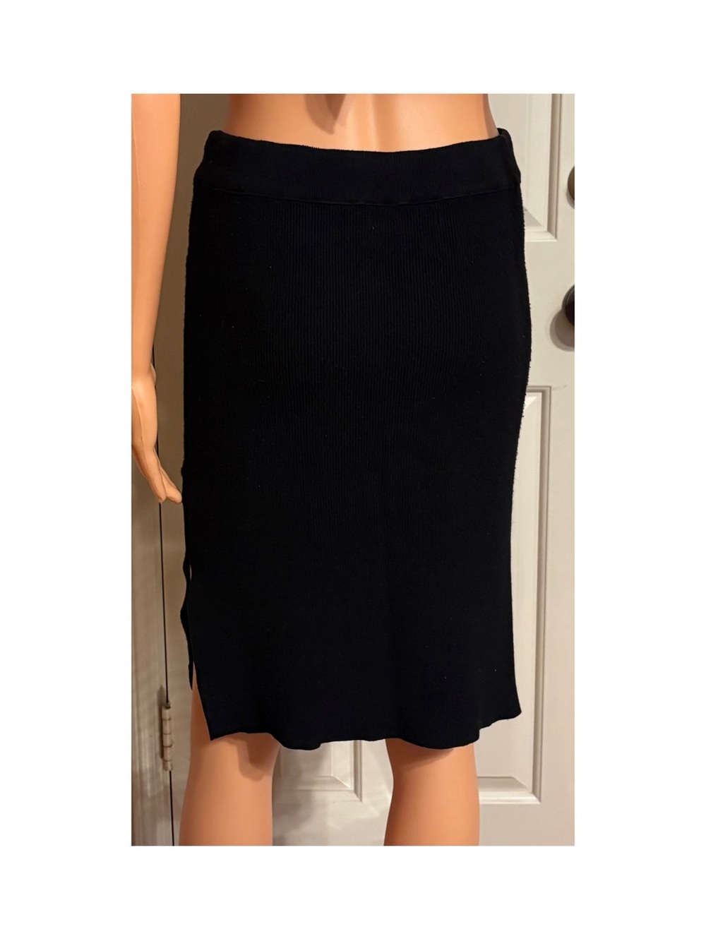 Love Tree Black Ribbed Knit Pencil Skirt